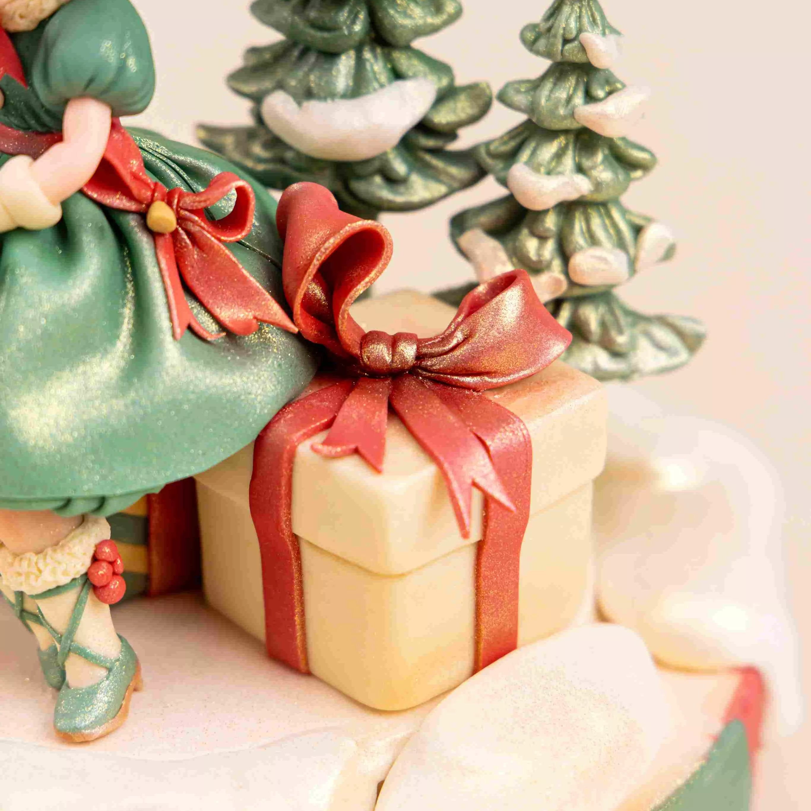 Girl Under the Christmas Tree Fondant Figurine Masterclass