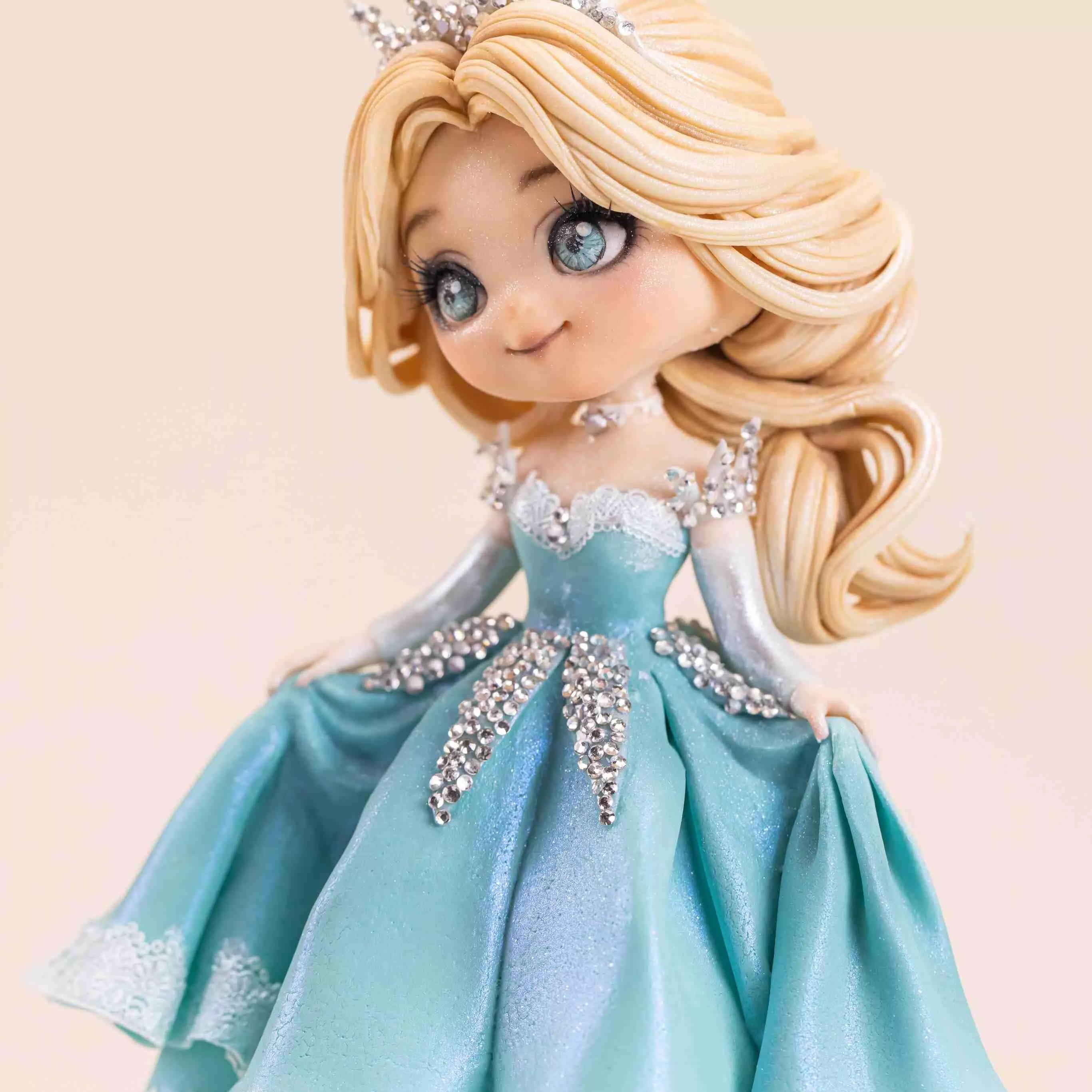 Fondant Elsa Princess Figurine Masterclass