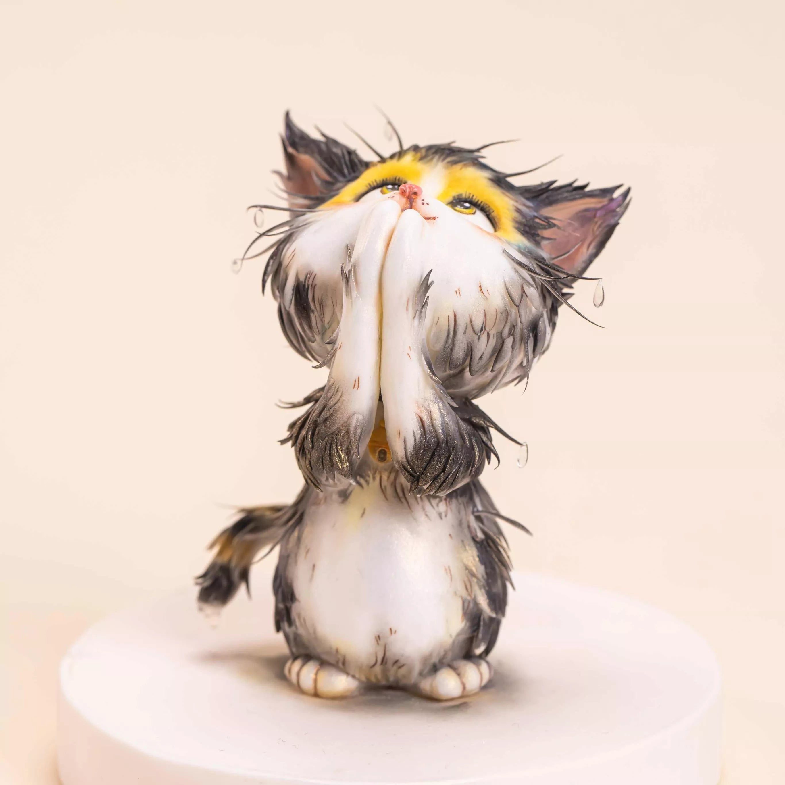 The Looking Cat Fondant Figurine Sculpting Masterclass