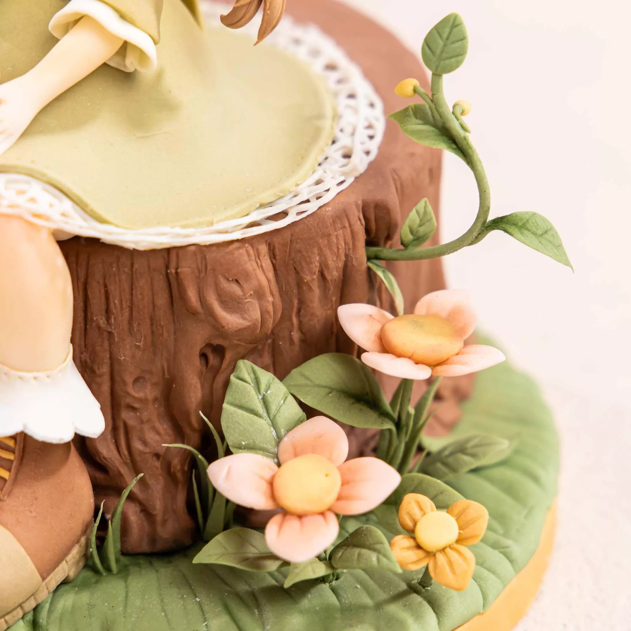 Girl on the Tree Stump Fondant Figurine Masterclass