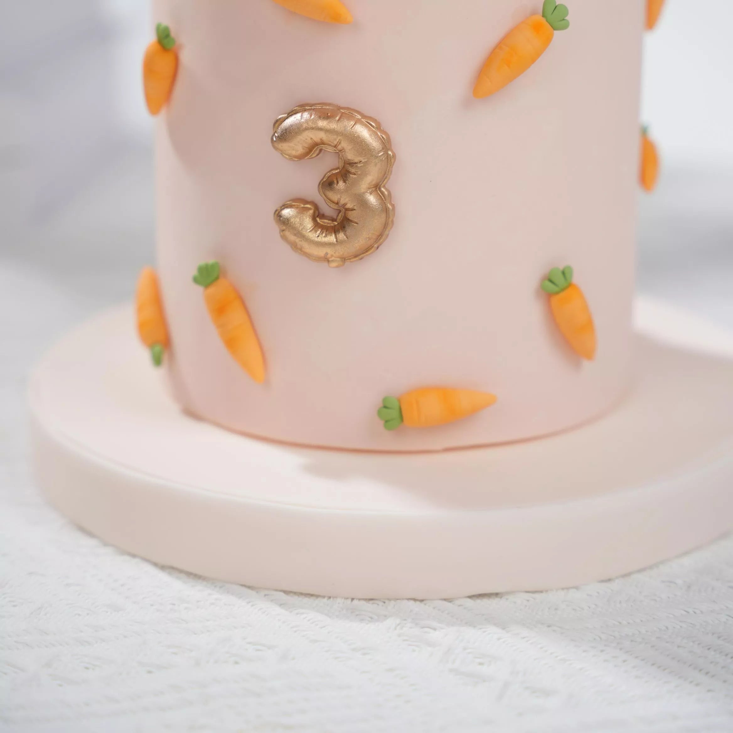 Rabbit & Carrot Fondant Cake Masterclass