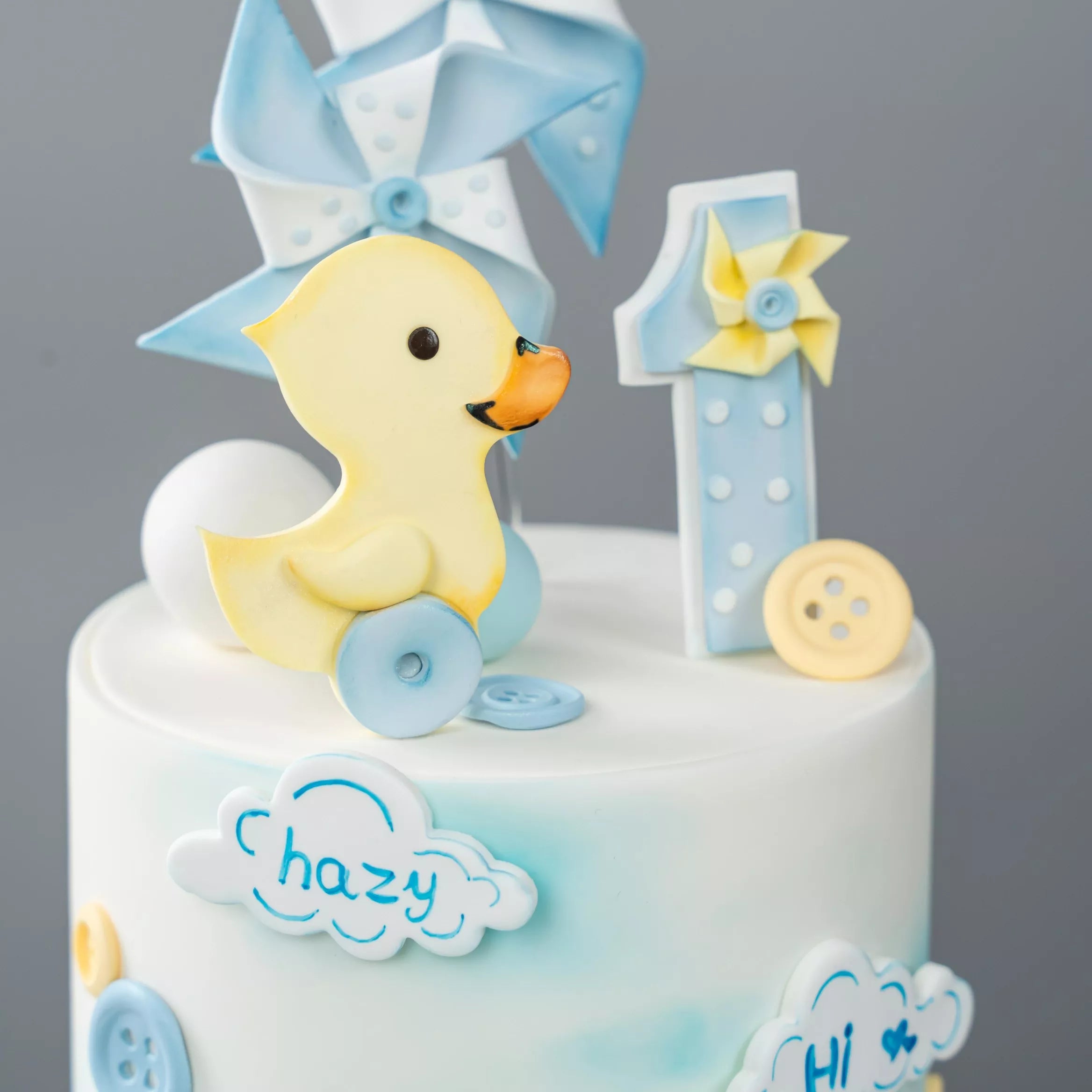 Fondant Pinwheel Teddy Bear Cake Course