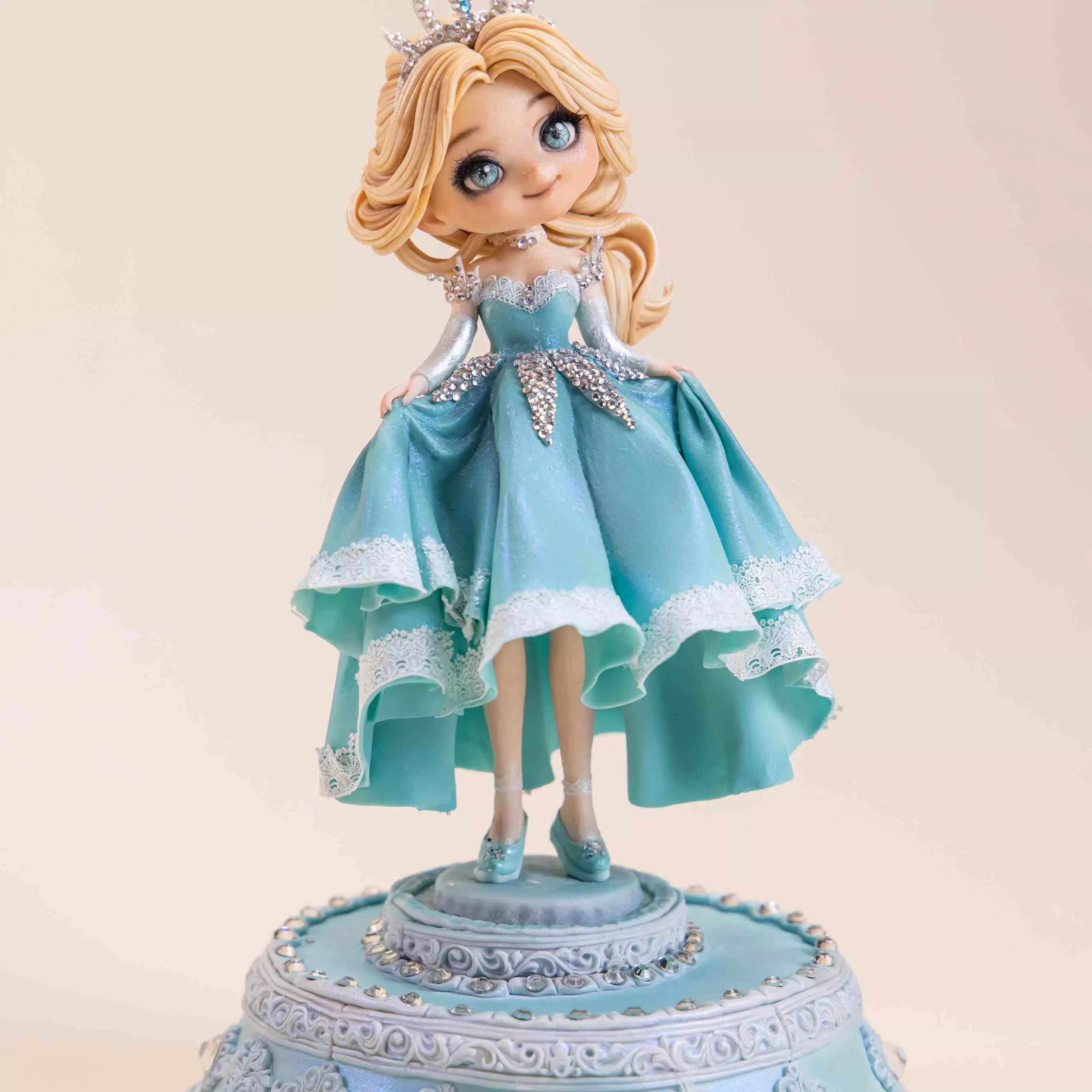 Fondant Elsa Princess Figurine Masterclass