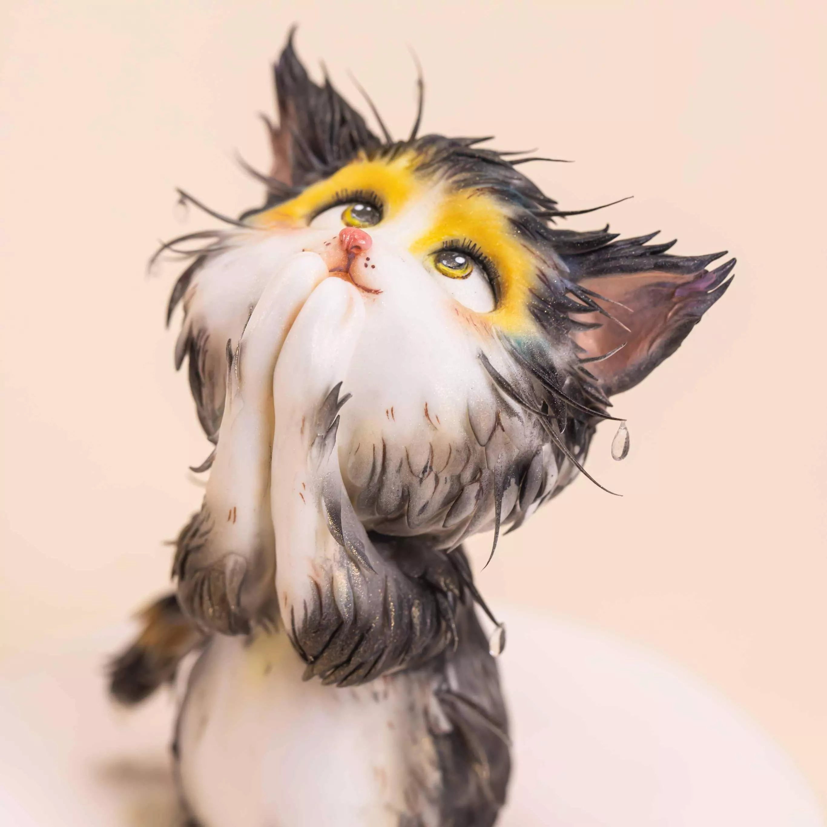 The Looking Cat Fondant Figurine Sculpting Masterclass