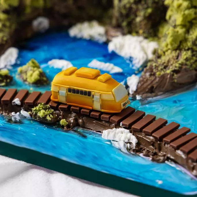 Seaside Lighthouse Mini-Scape Cake Masterclass