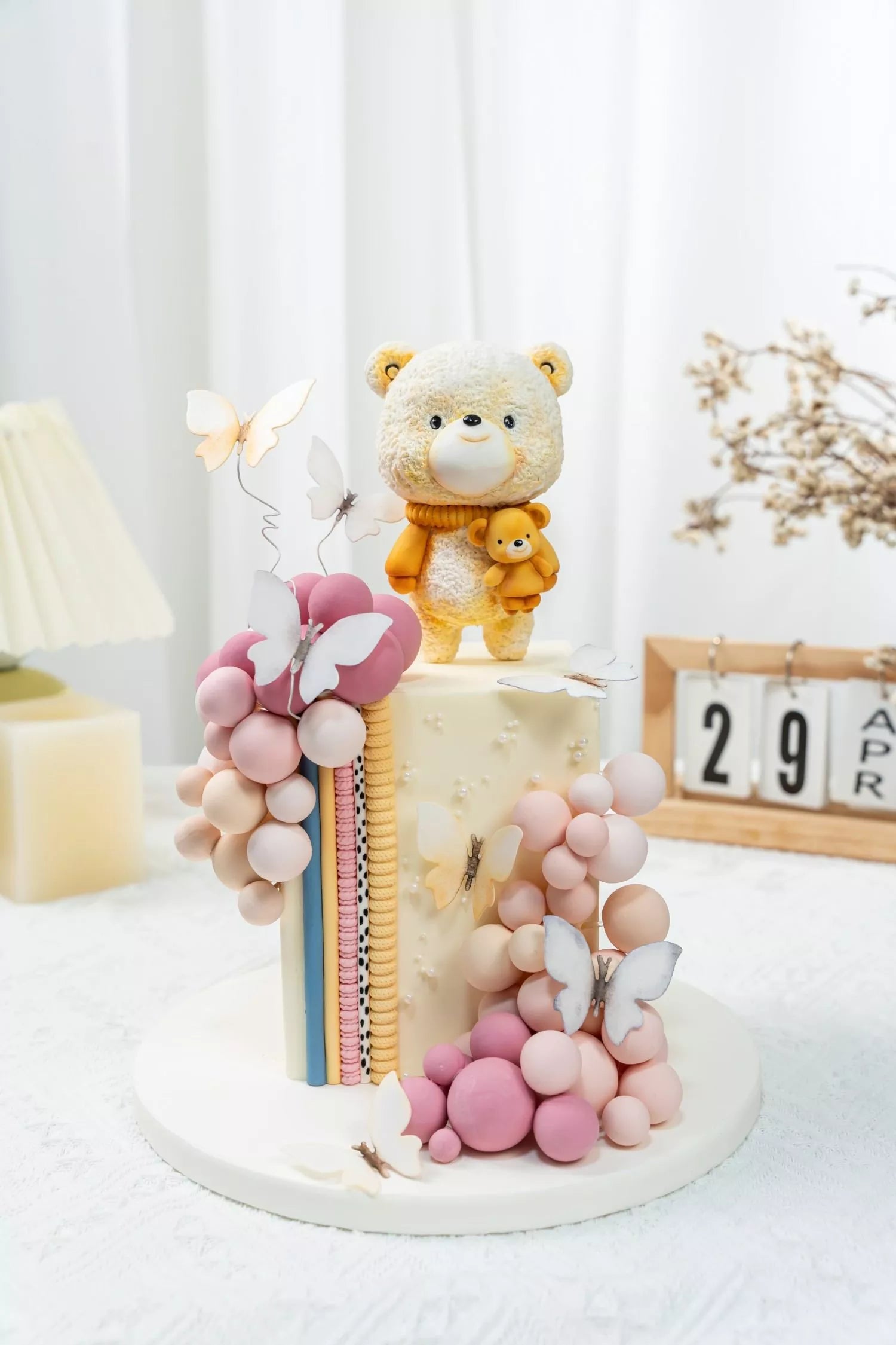 Hugging Little Bear Fondant Cake Masterclass